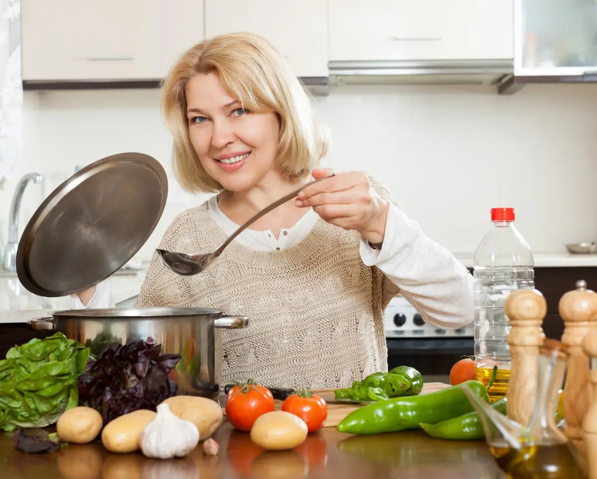 Как варить вкусные постные супы на овощном бульоне: кислые щи и борщ с фасолью