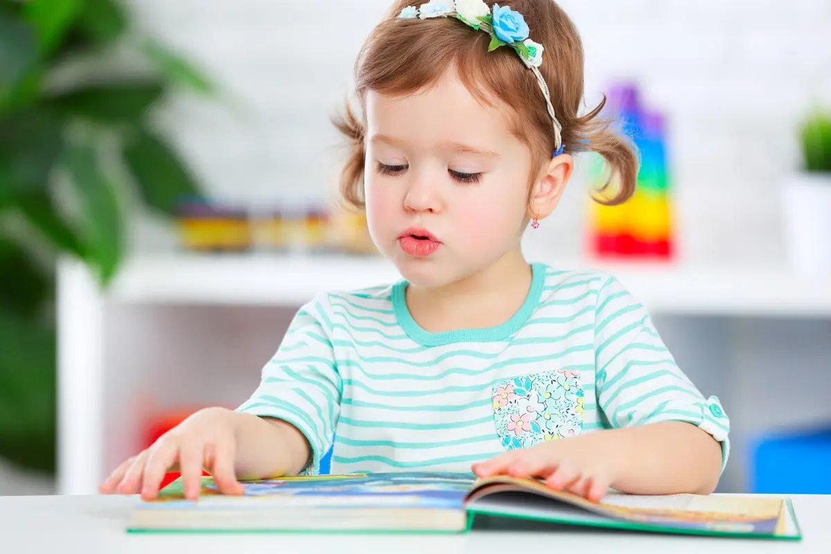 Обучение чтению в раннем возрасте: как учить, чтобы не навредить здоровью